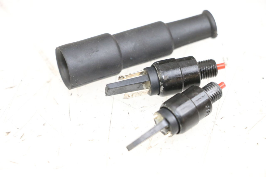 photo de Włącznik światła stopu PIAGGIO XEVO - X EVO 125 (2007 - 2017) - Szczegół części