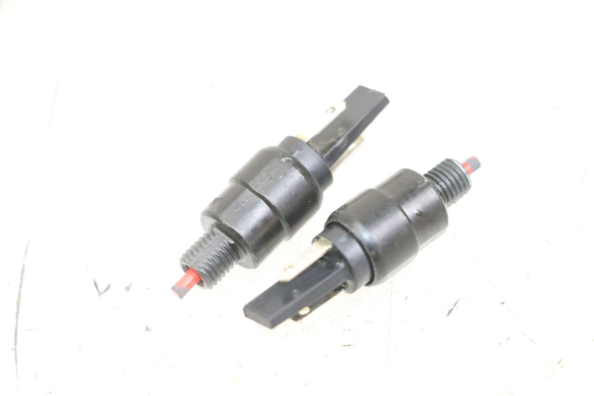 photo de Włącznik światła stopu PIAGGIO XEVO - X EVO 125 (2007 - 2017) - Widok główny