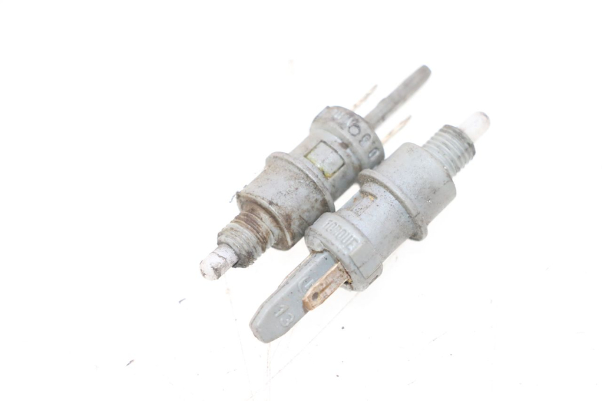 photo de Włącznik światła stopu YAMAHA YP MAJESTY 125 (1998 - 2001) - Widok główny