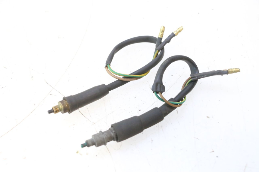 photo de Włącznik światła stopu YAMAHA YP MAJESTY 125 (2007 - 2010) - Zoom stanu zużycia
