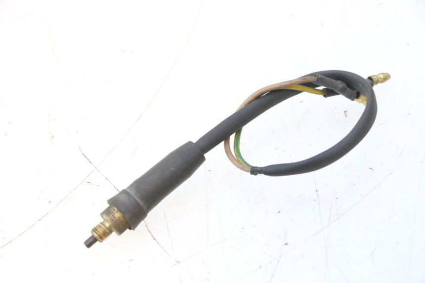 photo de Włącznik światła stopu YAMAHA YP MAJESTY 125 (2007 - 2010) - Inny kąt widzenia