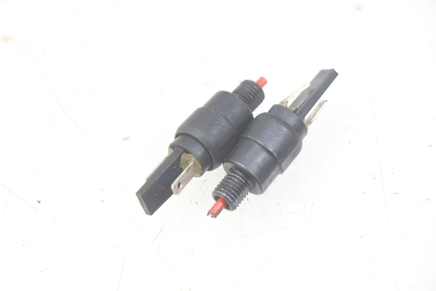 photo de Włącznik światła stopu PIAGGIO ZIP 4T 50 (2018 - 2020) - Szczegół części