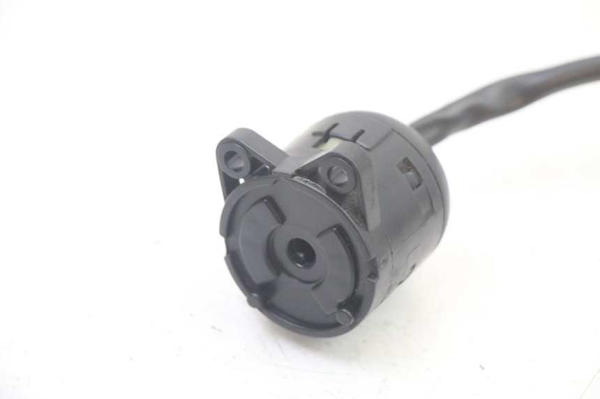 photo de WYŁĄCZNIK ZAPŁONU APRILIA ATLANTIC 125 (2003 - 2009) - Zoom stanu zużycia