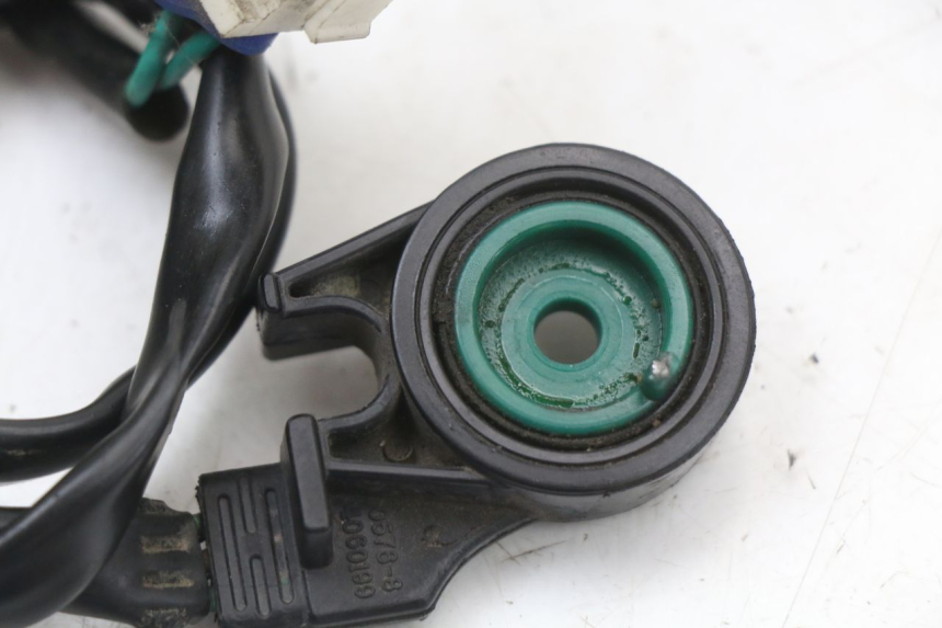 photo de WYŁĄCZNIK STOPKI PODPOROWEJ E-MAX 80L 1 (2011 - 2014) - Inny kąt widzenia