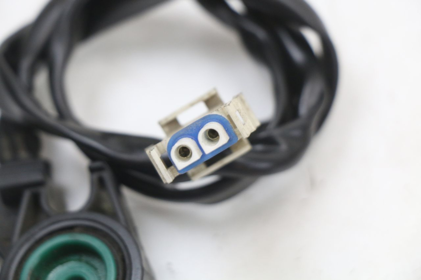 photo de WYŁĄCZNIK STOPKI PODPOROWEJ E-MAX 80L 1 (2011 - 2014) - Zbliżenie techniczne