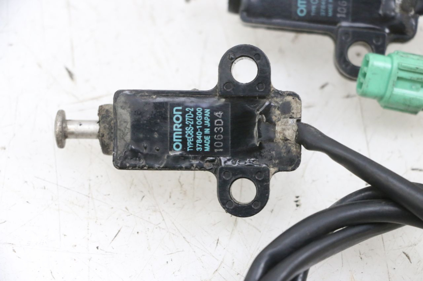 photo de WYŁĄCZNIK STOPKI PODPOROWEJ SUZUKI BURGMAN 650 (2013 - 2020) - Inny kąt widzenia