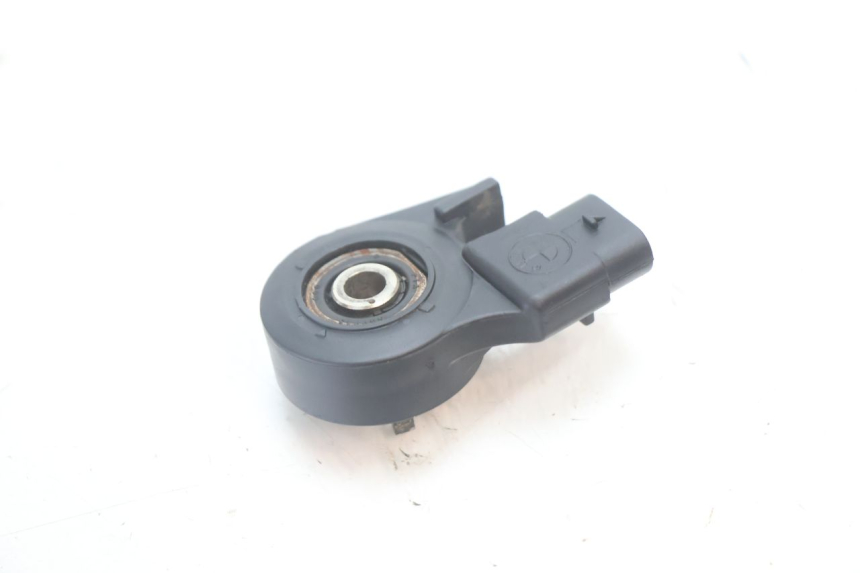 photo de WYŁĄCZNIK STOPKI PODPÓRKI BMW C SPORT 650 (2015 - 2021) - Szczegół części