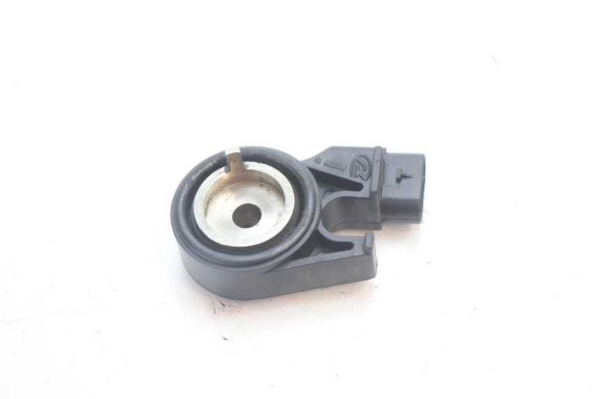photo de WYŁĄCZNIK STOPKI PODPÓRKI BMW C SPORT 650 (2015 - 2021) - Zoom stanu zużycia