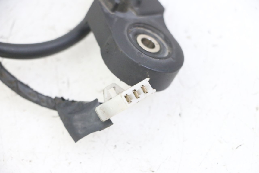 photo de WYŁĄCZNIK STOPKI PODPOROWEJ DAELIM BESBI 125 (2007 - 2008) - Zoom stanu zużycia