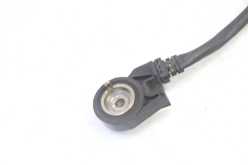 photo de WYŁĄCZNIK STOPKI PODPOROWEJ KYMCO DINK STREET 125 (2009 - 2014) - Zbliżenie techniczne