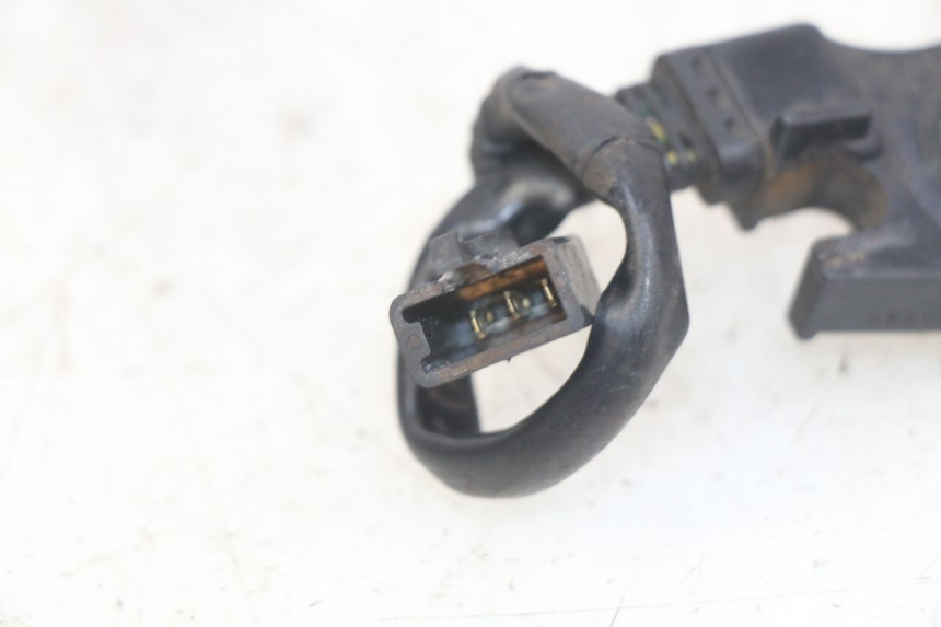 photo de WYŁĄCZNIK STOPKI PODPOROWEJ KYMCO DOWNTOWN ABS 125 (2015 - 2017) - Zoom stanu zużycia