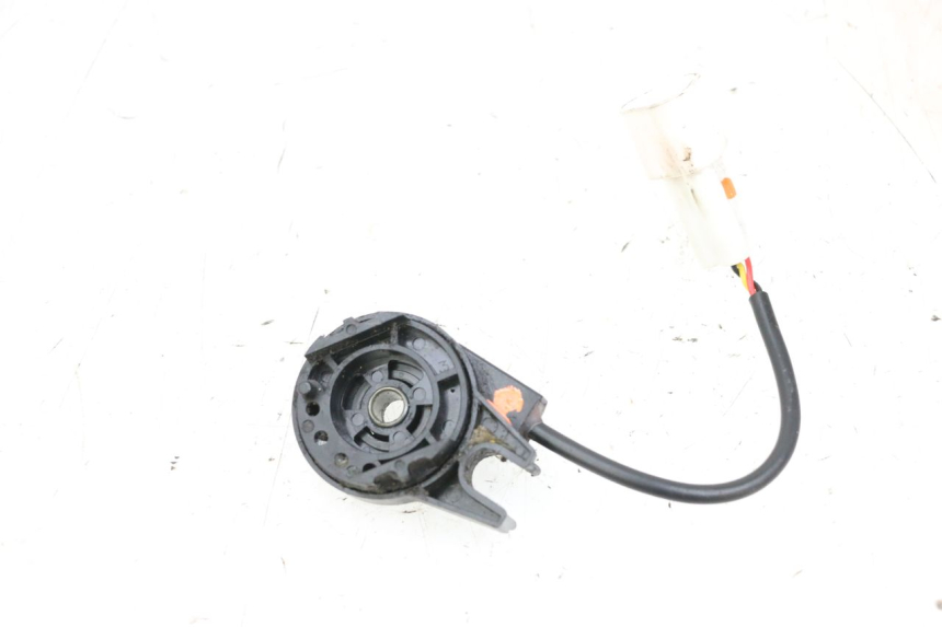 photo de WYŁĄCZNIK STOPKI PODPOROWEJ SEGWAY NINEBOT E125S 1 (2022 - 2026) - Inny kąt widzenia