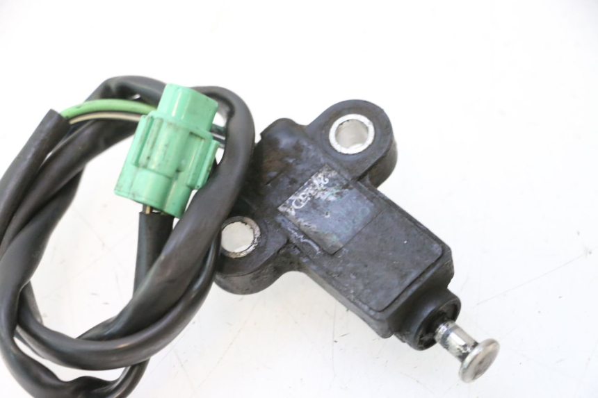 photo de WYŁĄCZNIK STOPKI PODPOROWEJ SUZUKI GSR 600 (2005 - 2012) - Inny kąt widzenia