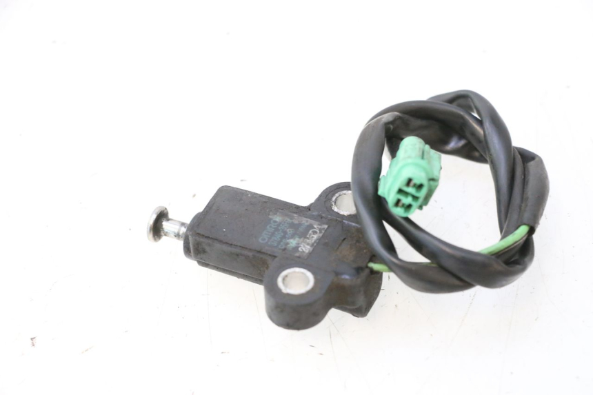 photo de WYŁĄCZNIK STOPKI PODPOROWEJ SUZUKI GSR 600 (2005 - 2012) - Zbliżenie techniczne