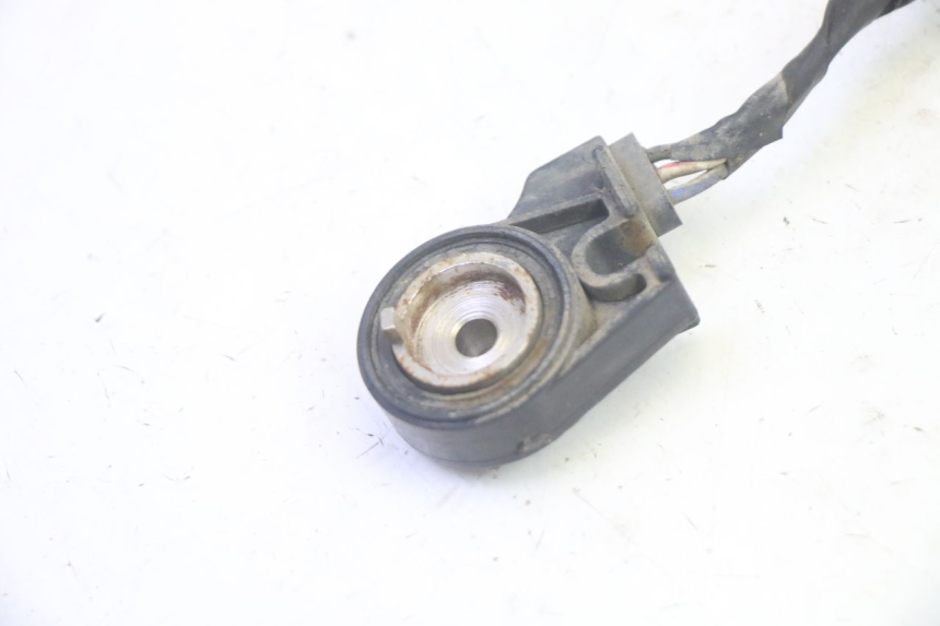 photo de WYŁĄCZNIK STOPKI PODPOROWEJ SYM GTS EVO 125 (2009 - 2013) - Zbliżenie techniczne