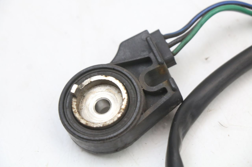 photo de WYŁĄCZNIK STOPKI PODPÓRKI SYM JOYRIDE EVO 125 (2009 - 2016) - Zbliżenie techniczne