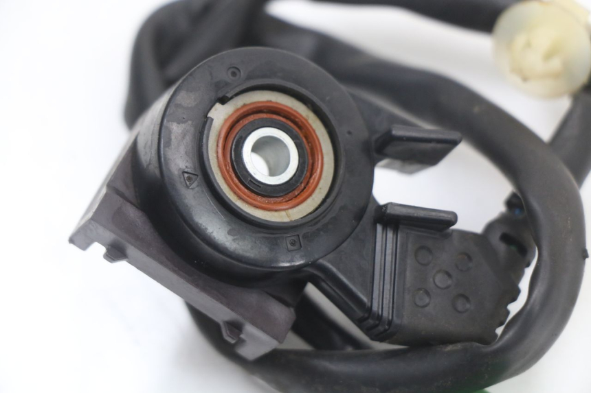 photo de WYŁĄCZNIK STOPKI PODPÓRKI HONDA PCX (JF47) 125 (2012 - 2013) - Zoom stanu zużycia