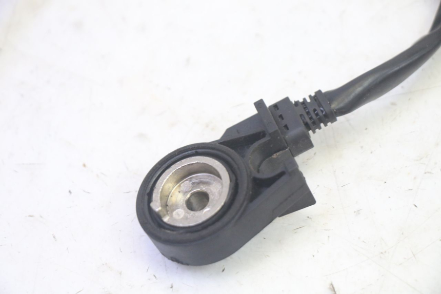 photo de WYŁĄCZNIK STOPKI PODPÓRKI JM MOTORS SANTANA EVO 50 (2024 - 2026) - Zbliżenie techniczne