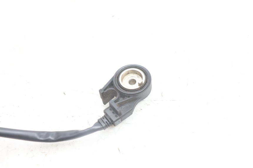 photo de WYŁĄCZNIK STOPKI PODPÓRKI JM MOTORS SANTANA EVO 50 (2024 - 2026) - Zbliżenie techniczne