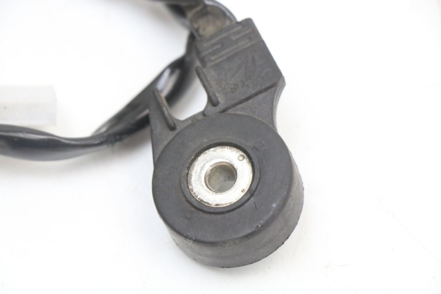 photo de WYŁĄCZNIK STOPKI PODPOROWEJ JM MOTORS SANTANA 50 (2014 - 2023) - Zoom stanu zużycia