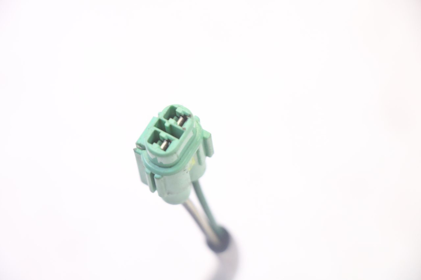 photo de WYŁĄCZNIK STOPKI PODPOROWEJ PEUGEOT SATELIS 125 (2013 - 2018) - Zbliżenie techniczne