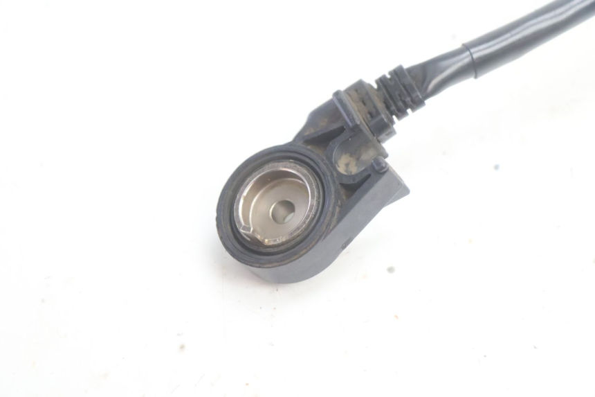 photo de WYŁĄCZNIK ZAPŁONU STOPKI HONDA XLV VARADERO 125 (2007 - 2012) - Zbliżenie techniczne