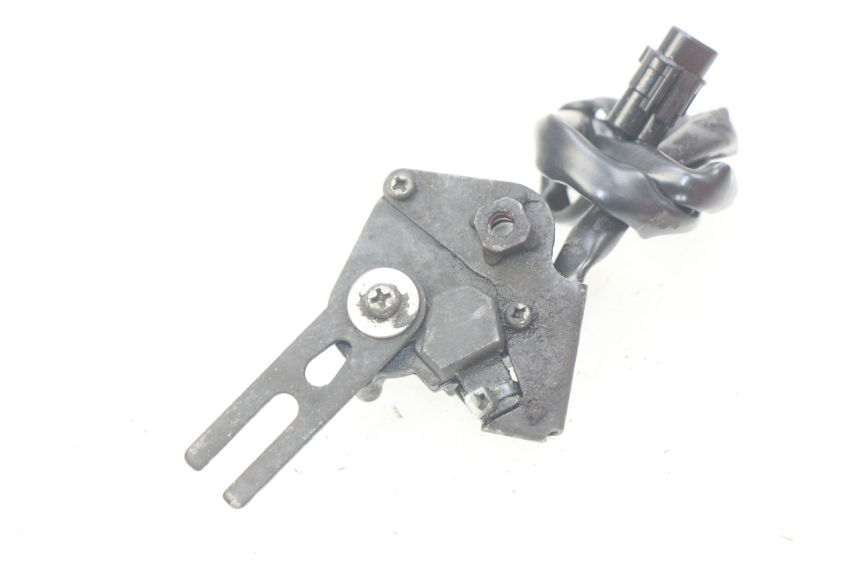 photo de WYŁĄCZNIK STOPKI PODPOROWEJ KAWASAKI Z 650 (2016 - 2019) - Szczegół części