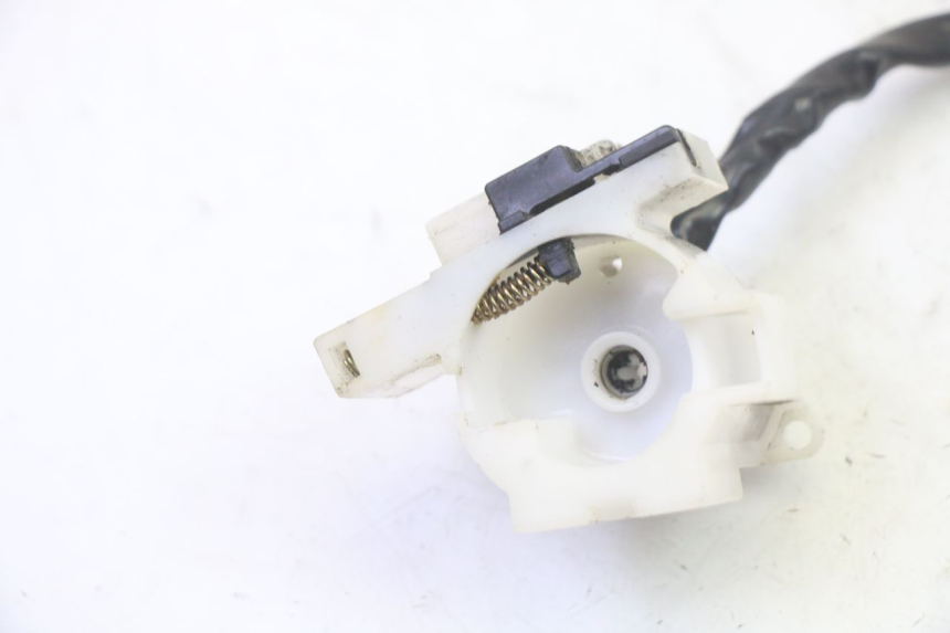 photo de WYŁĄCZNIK ZAPŁONU SUZUKI BURGMAN 125 (2007 - 2014) - Szczegół części