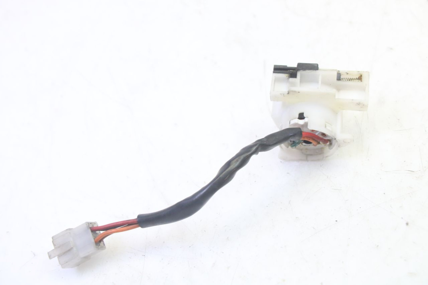 photo de WYŁĄCZNIK ZAPŁONU SUZUKI BURGMAN 125 (2007 - 2014) - Zoom stanu zużycia