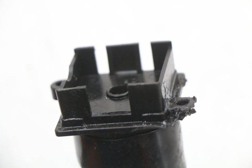 photo de WYŁĄCZNIK ZAPŁONU PEUGEOT CITYSTAR 50 (2013 - 2017) - Inny kąt widzenia