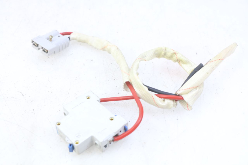 photo de WYŁĄCZNIK ZAPŁONU EFUN E2GO 1 (2017 - 2021) - Szczegół części