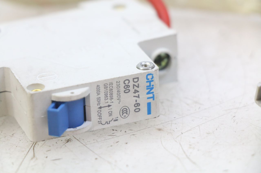 photo de WYŁĄCZNIK ZAPŁONU EFUN E2GO 1 (2017 - 2021) - Zbliżenie techniczne