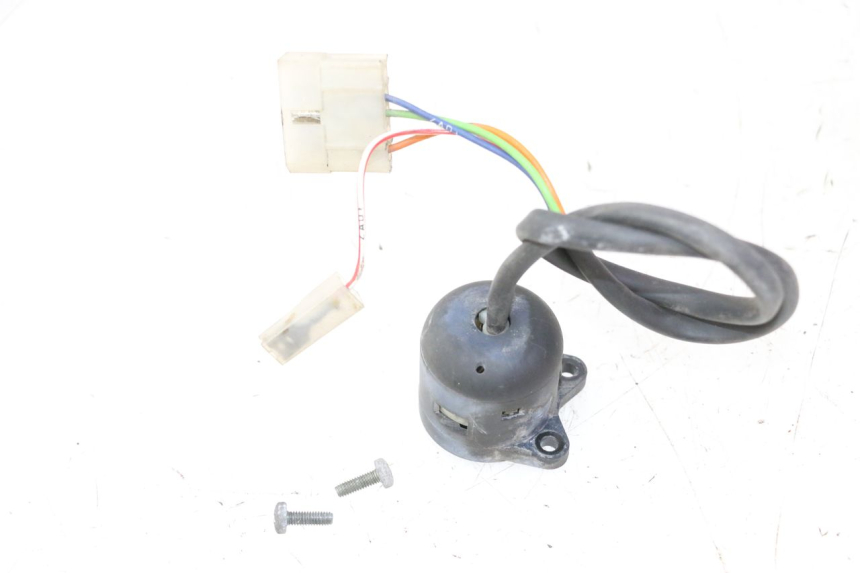 photo de WYŁĄCZNIK ZAPŁONU APRILIA ETX 125 (1998 - 2002) - Inny kąt widzenia