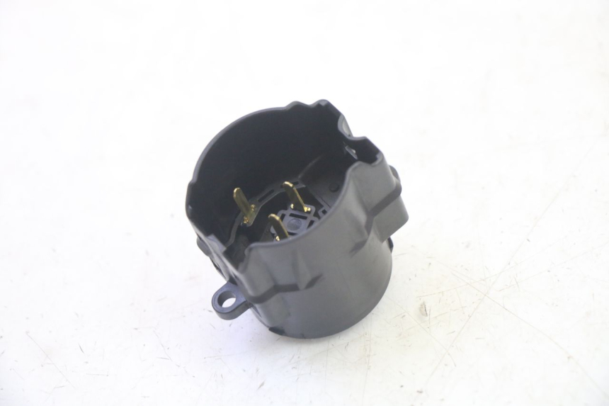 photo de WYŁĄCZNIK ZAPŁONU HONDA FES S-WING SWING ABS 125 (2007 - 2015) - Zbliżenie techniczne