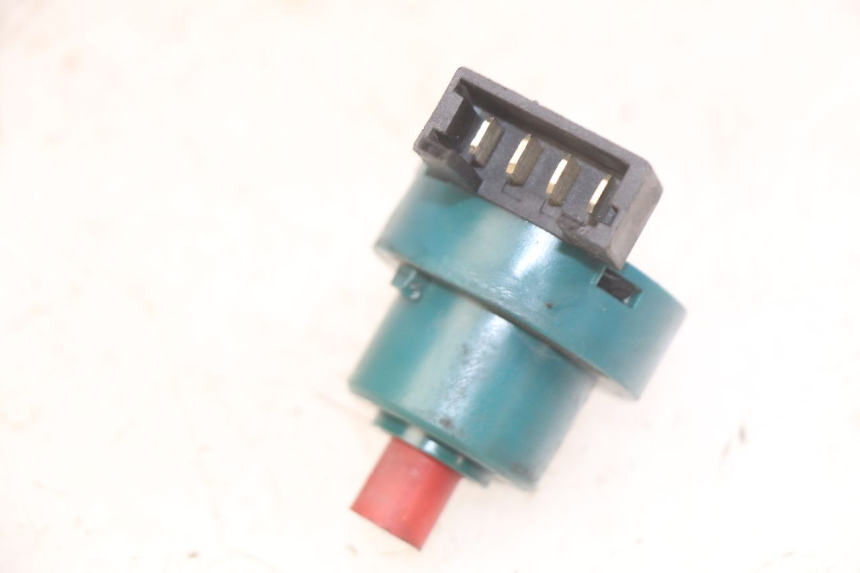 photo de WYŁĄCZNIK ZAPŁONU PIAGGIO FLY 2T 50 (2004 - 2017) - Zoom stanu zużycia