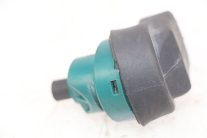 photo de WYŁĄCZNIK ZAPŁONU PIAGGIO FLY 4T 50 (2013 - 2017) - Zoom stanu zużycia