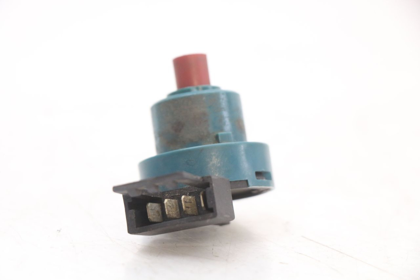 photo de WYŁĄCZNIK ZAPŁONU PIAGGIO FLY 4T 50 (2004 - 2010) - Inny kąt widzenia