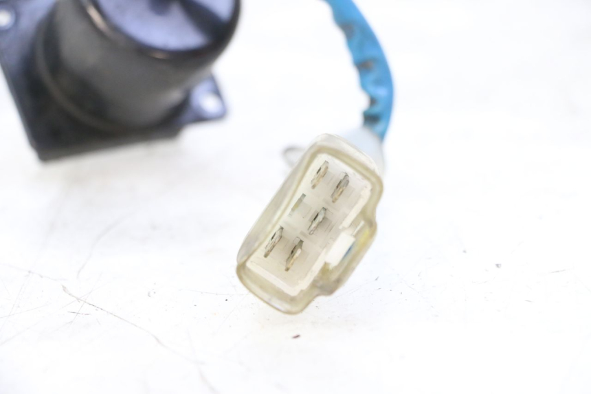 photo de WYŁĄCZNIK ZAPŁONU KYMCO DINK STREET 125 (2009 - 2014) - Zoom stanu zużycia