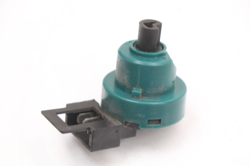 photo de WYŁĄCZNIK ZAPŁONU PIAGGIO LIBERTY 4T 50 (2018 - 2021) - Zoom stanu zużycia