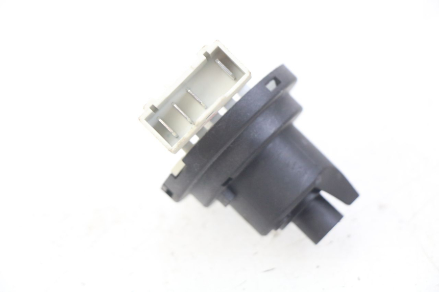 photo de WYŁĄCZNIK ZAPŁONU PIAGGIO LIBERTY IGET 4T 50 (2015 - 2020) - Szczegół części