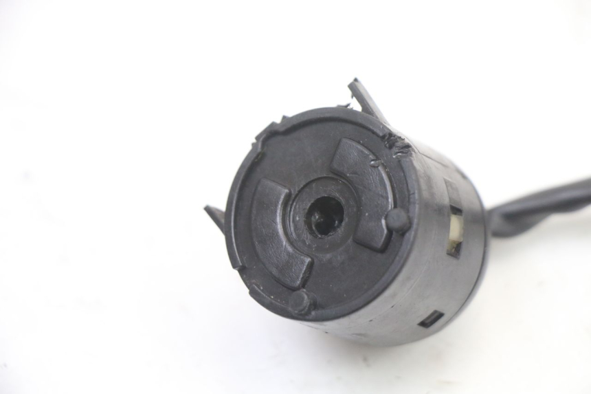 photo de WYŁĄCZNIK ZAPŁONU MBK OVETTO ONE 2T 50 (2013 - 2017) - Zoom stanu zużycia