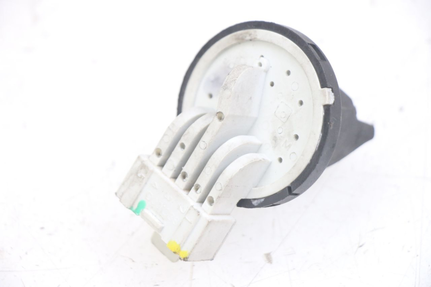 photo de WYŁĄCZNIK ZAPŁONU PIAGGIO MEDLEY 125 (2016 - 2023) - Szczegół części