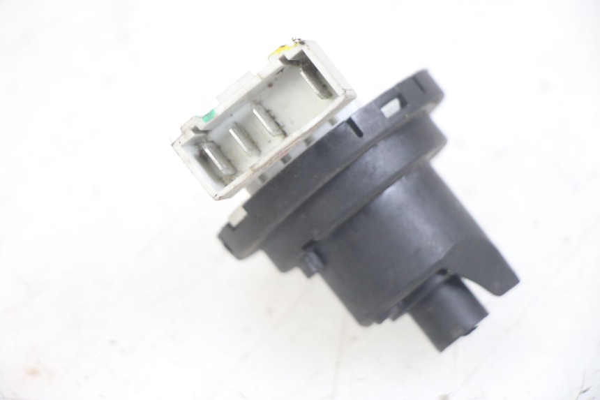 photo de WYŁĄCZNIK ZAPŁONU PIAGGIO MEDLEY 125 (2016 - 2023) - Zoom stanu zużycia