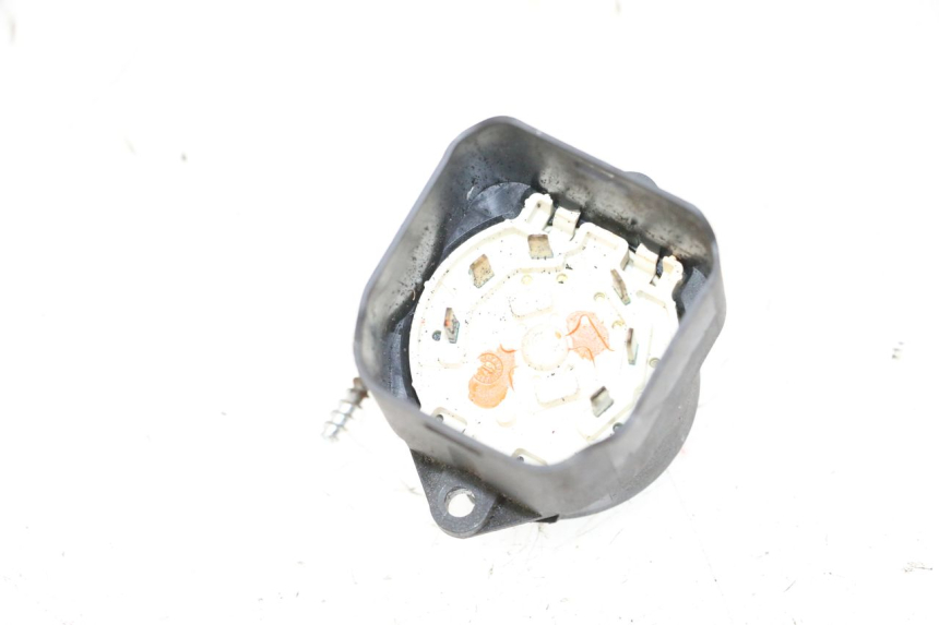 photo de WYŁĄCZNIK ZAPŁONU PIAGGIO MP3 LT 400 (2007 - 2012) - Inny kąt widzenia