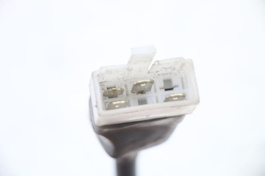 photo de WYŁĄCZNIK ZAPŁONU KYMCO LIKE 4T 50 (2019 - 2025) - Zbliżenie techniczne