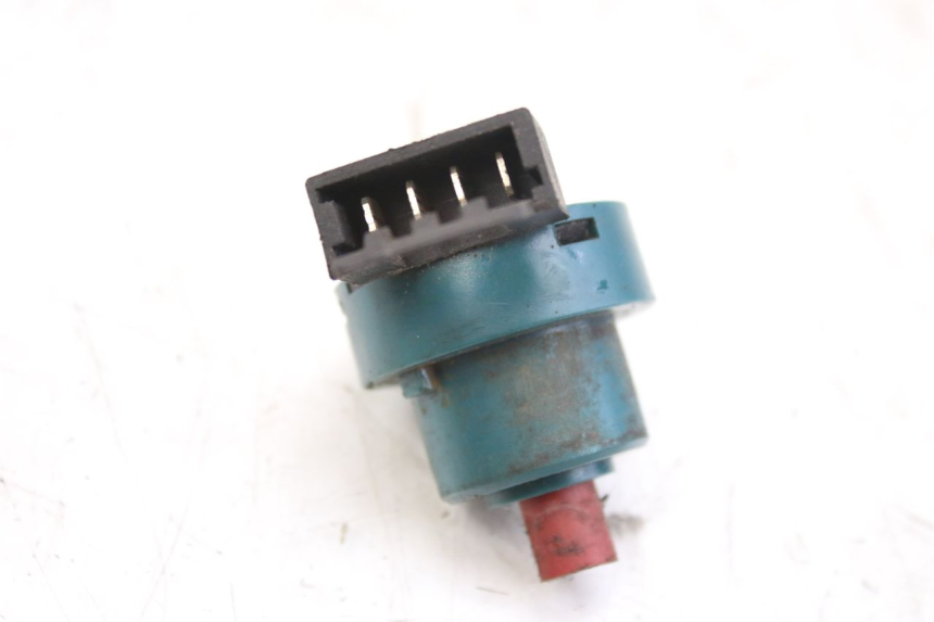 photo de WYŁĄCZNIK ZAPŁONU PIAGGIO NEW TYPHOON 50 (2018 - 2021) - Zoom stanu zużycia