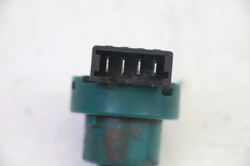 photo de WYŁĄCZNIK ZAPŁONU PIAGGIO NEW TYPHOON 50 (2010 - 2017) - Szczegół części