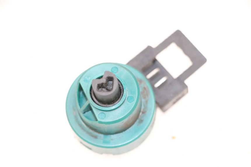 photo de WYŁĄCZNIK ZAPŁONU PIAGGIO NEW TYPHOON 50 (2018 - 2021) - Zoom stanu zużycia