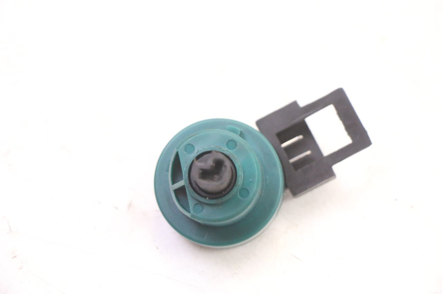 photo de WYŁĄCZNIK ZAPŁONU PIAGGIO NRG POWER PUREJET 50 (2018 - 2021) - Zoom stanu zużycia