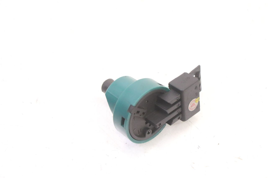 photo de WYŁĄCZNIK ZAPŁONU PIAGGIO NRG POWER PUREJET 50 (2018 - 2021) - Inny kąt widzenia